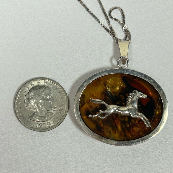 Sterling Silver 925 Horse Baltic Amber Necklace Box Italy Chain Large Pendant - Picture 9 of 10